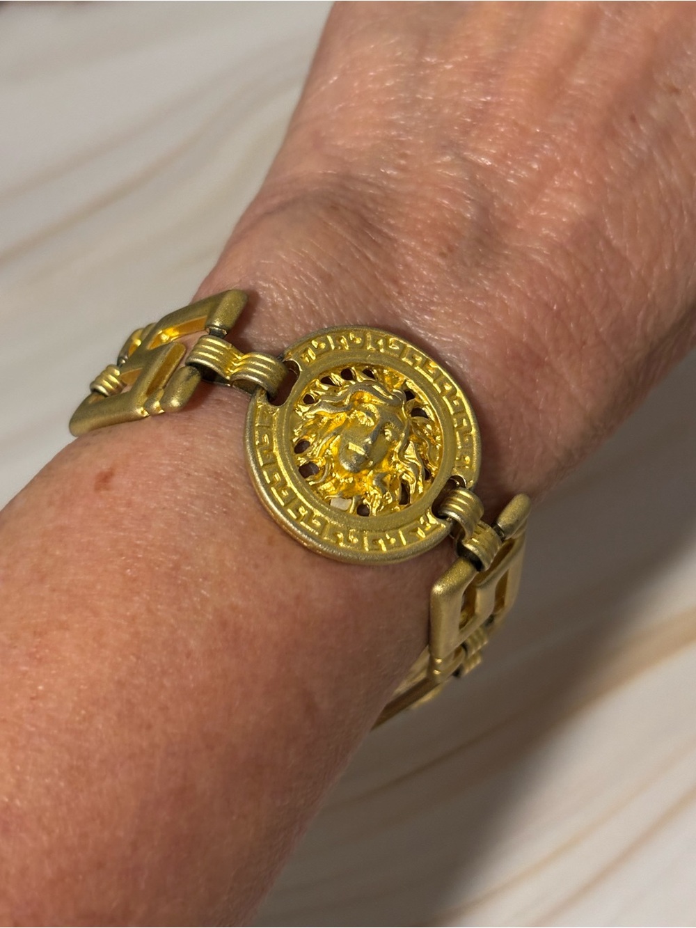 Vintage Gold Medusa Medallion Greek Key Link Toggle Bracelet 7.5”